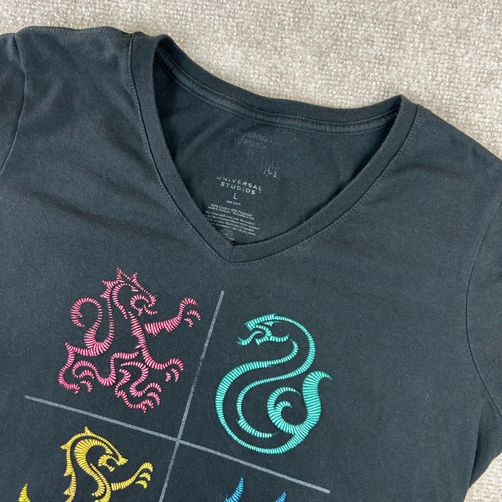 Universal Studios T Shirt Womens Large Black V Neck Harry Potter Hogwarts House
